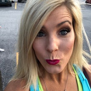 Meet your Posher, Stephnaie